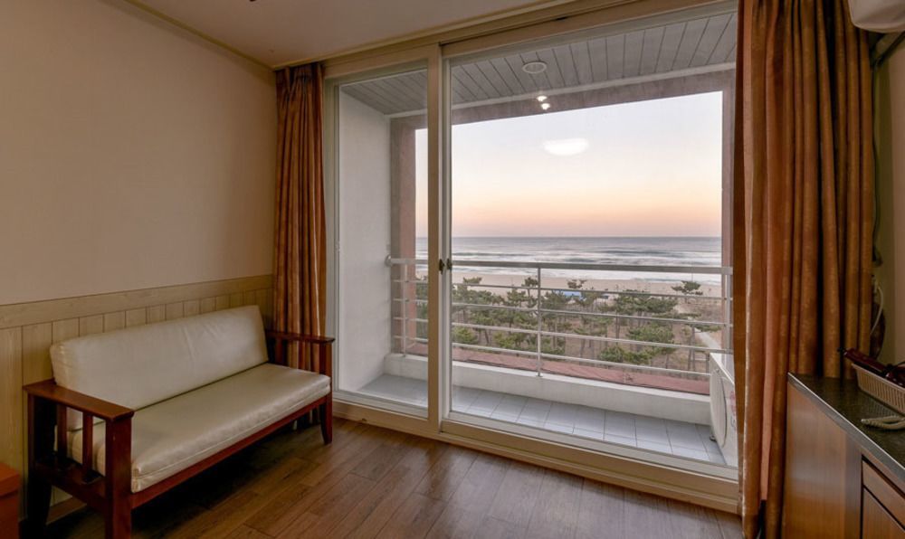 Pine Beach Yangyang Exterior photo